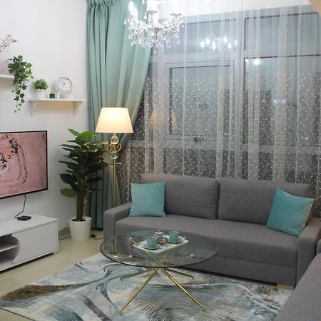 Newly Furnished One Bedroom Apartment Next To Metro & Beach In Marina Residence 두바이 외부 사진