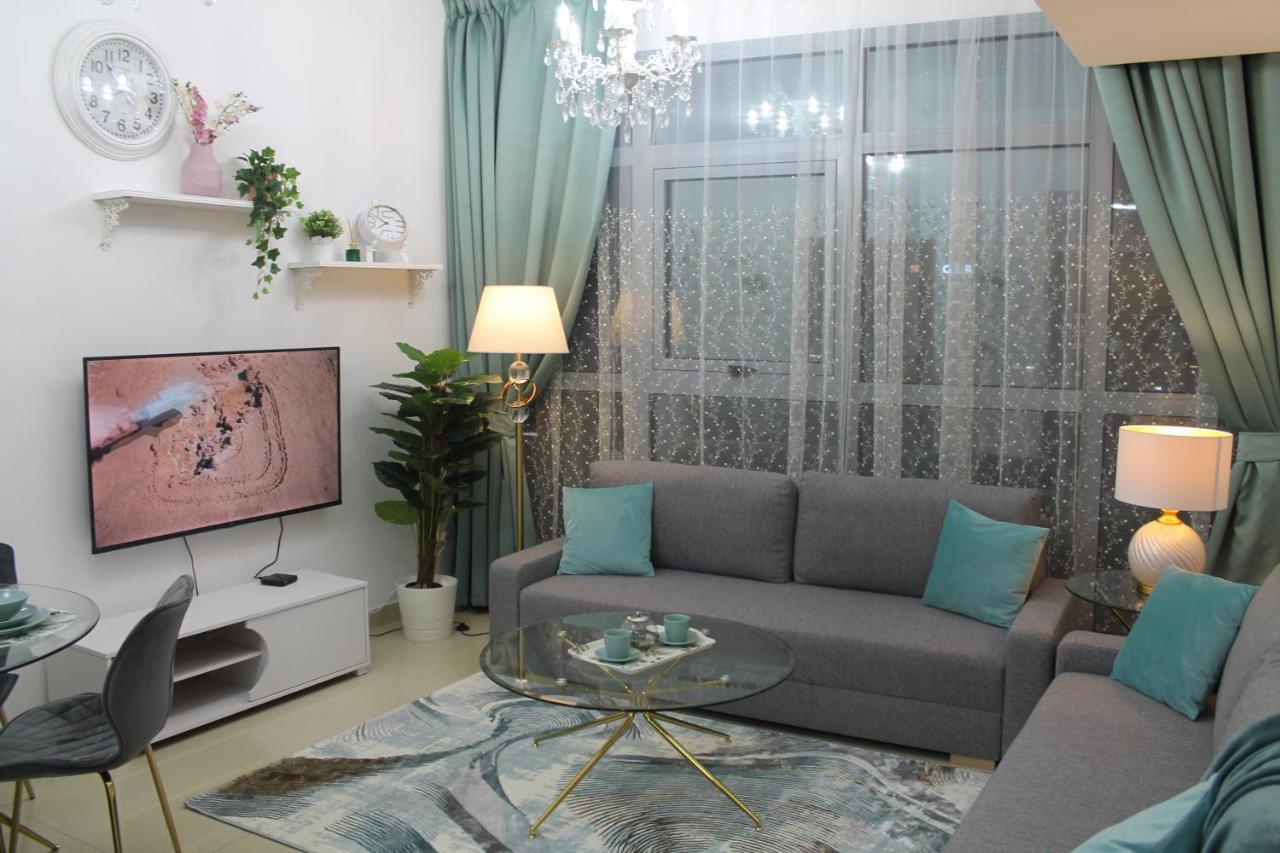 Newly Furnished One Bedroom Apartment Next To Metro & Beach In Marina Residence 두바이 외부 사진