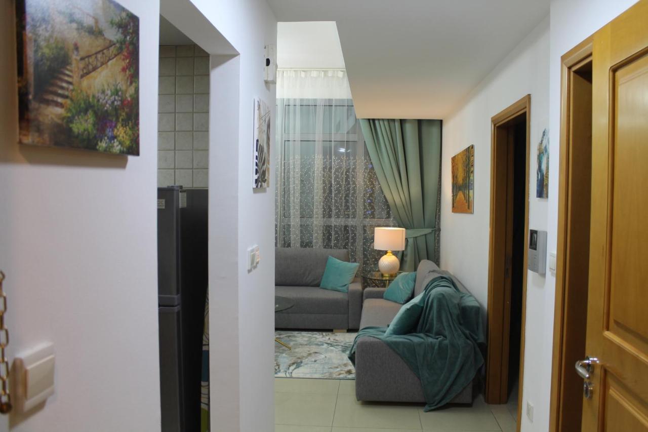 Newly Furnished One Bedroom Apartment Next To Metro & Beach In Marina Residence 두바이 외부 사진