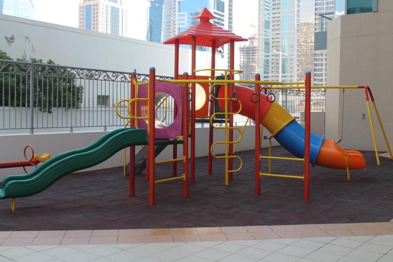 Newly Furnished One Bedroom Apartment Next To Metro & Beach In Marina Residence 두바이 외부 사진