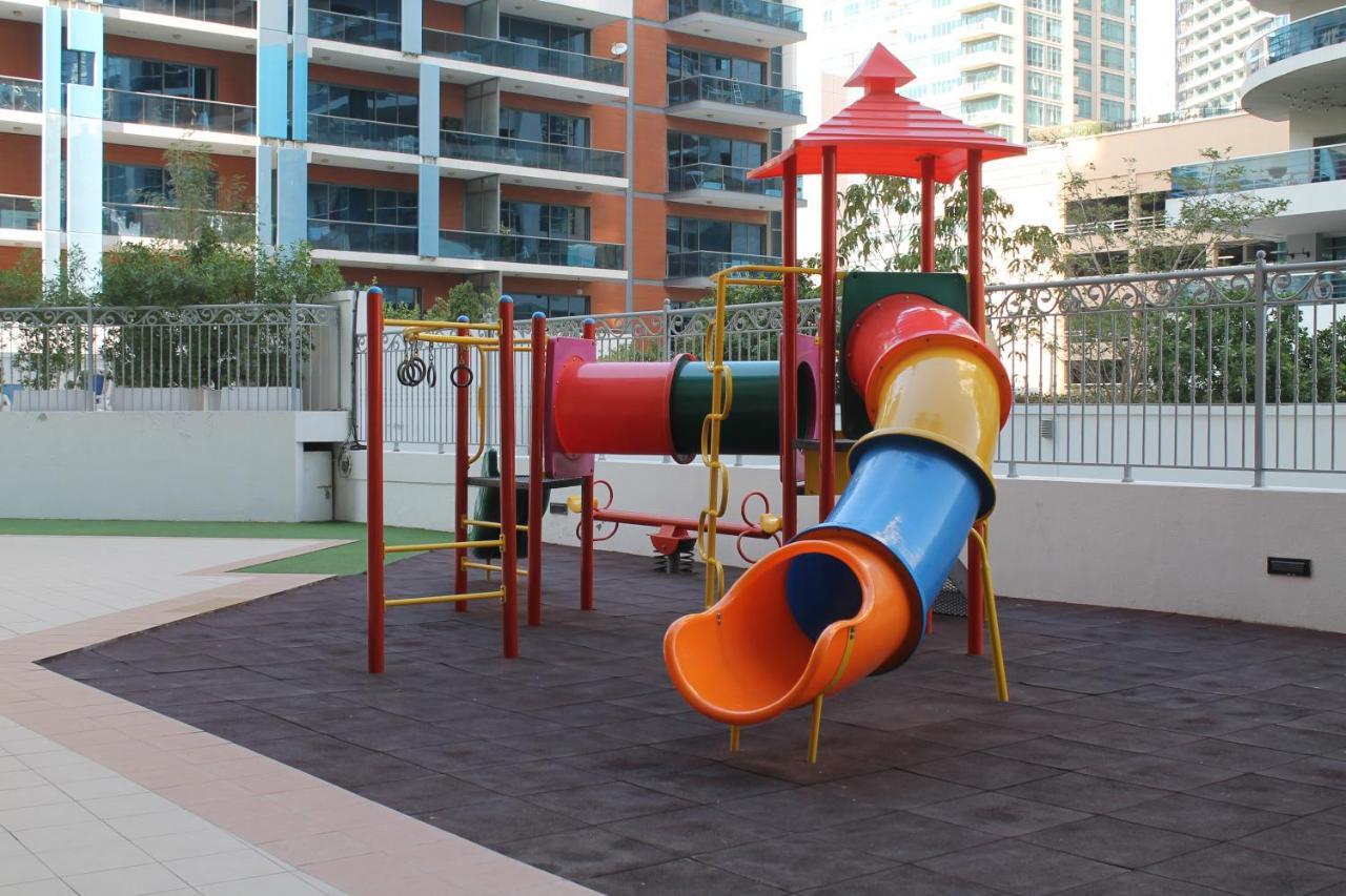 Newly Furnished One Bedroom Apartment Next To Metro & Beach In Marina Residence 두바이 외부 사진