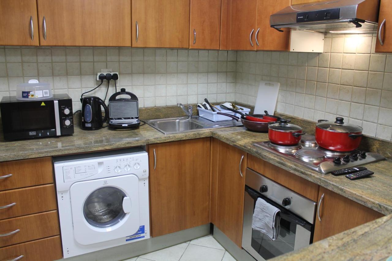 Newly Furnished One Bedroom Apartment Next To Metro & Beach In Marina Residence 두바이 외부 사진